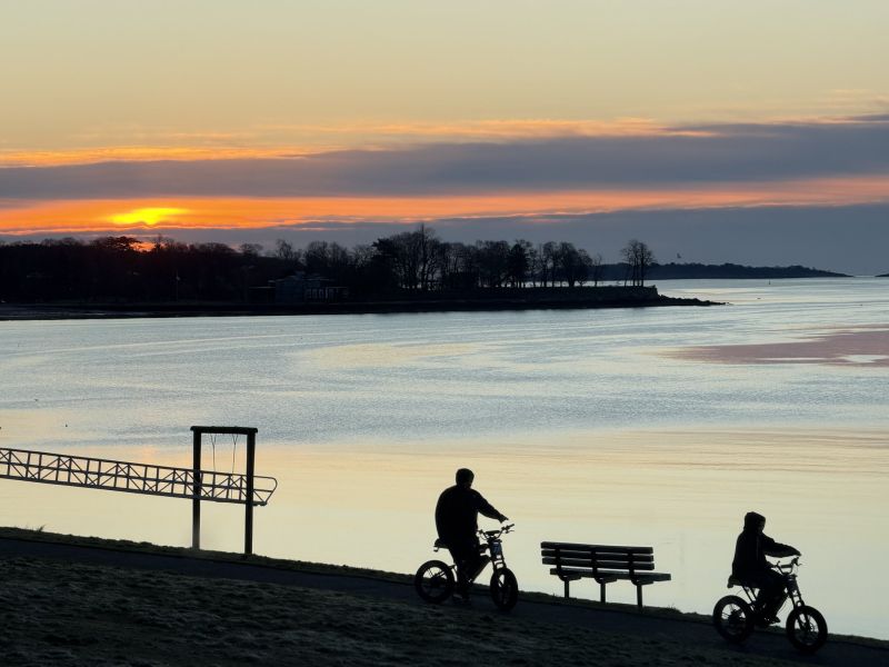 Image for the Tweet beginning: Sunrise from Independence Park on