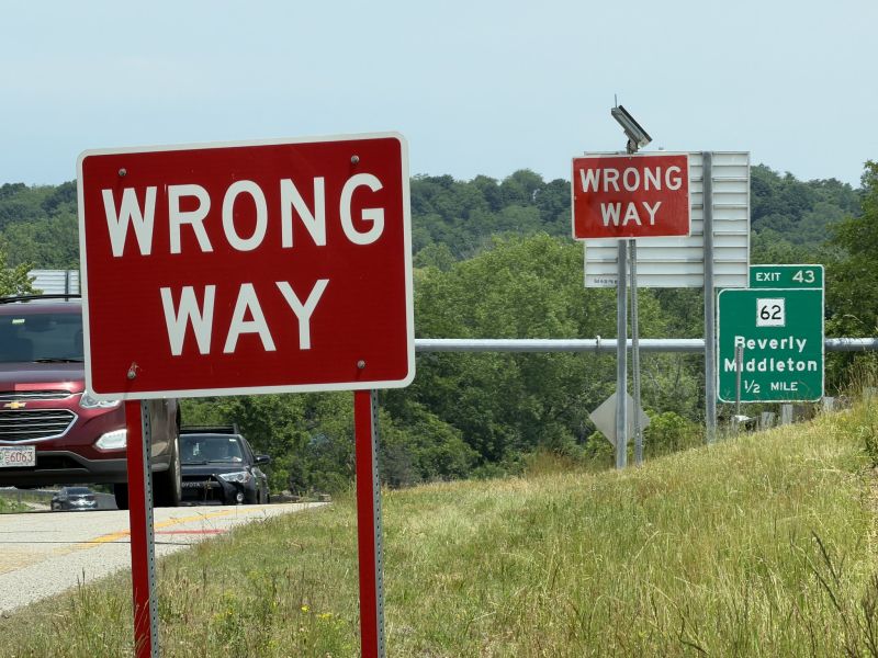 Image for the Tweet beginning: New wrong way signage installed