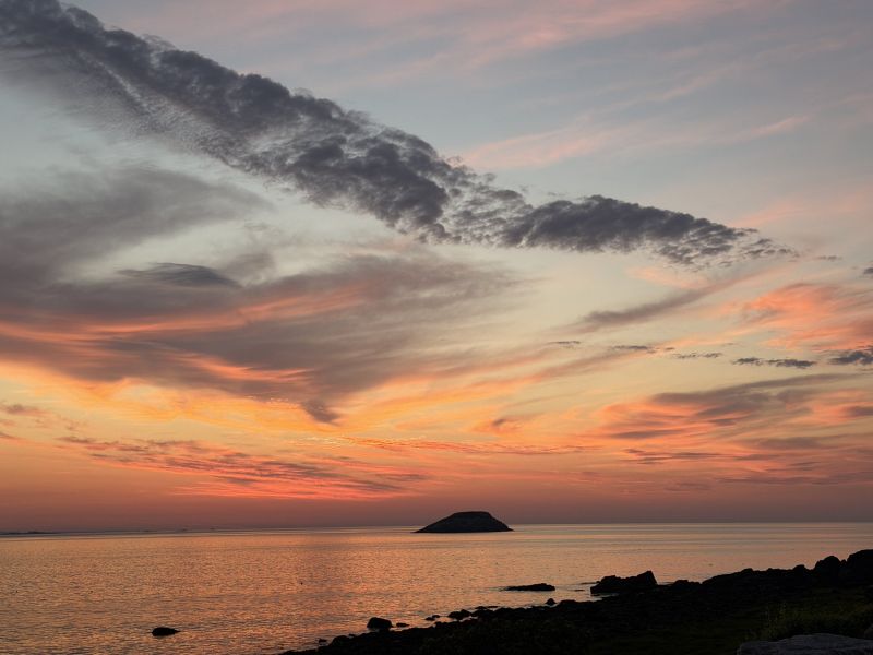 Image for the Tweet beginning: Sunrise over Nahant this morning.