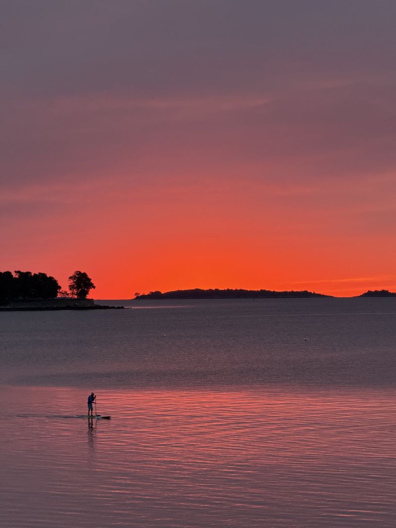 Image for the Tweet beginning: Paddling morning. @kellyannwx #boston @EnteringBeverly