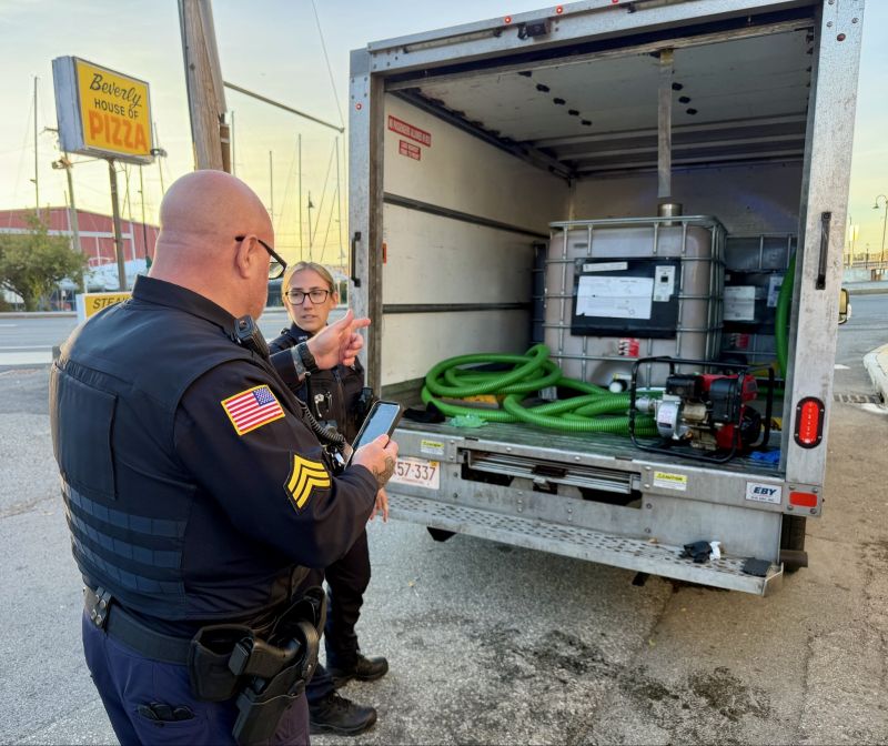 Image for the Tweet beginning: 3 men were arrested in